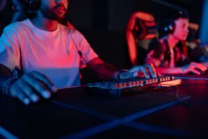Hot-Swappable Keyboards Explained: Should Your Next Board Be Hot-Swap?
