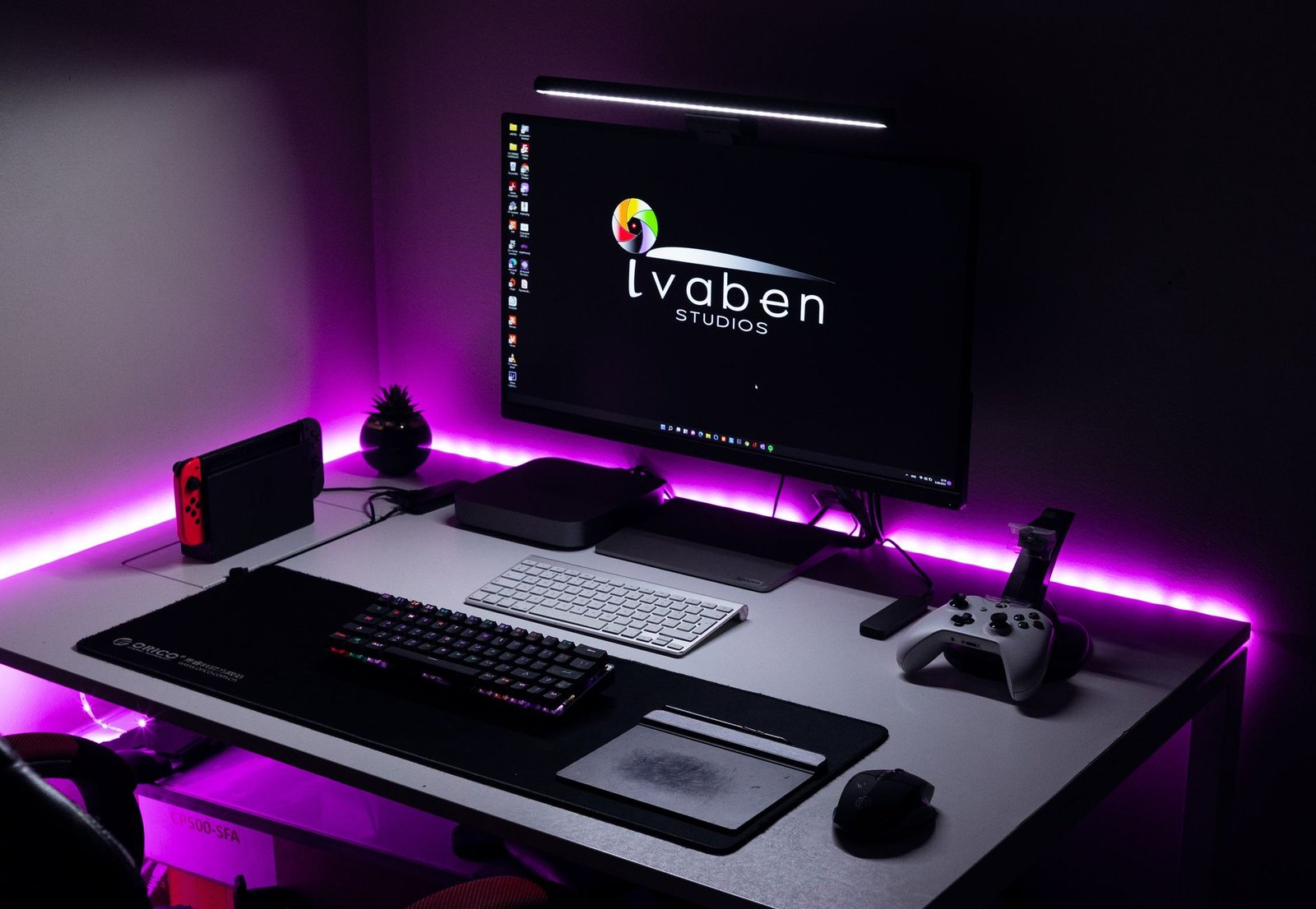 Gaming desk